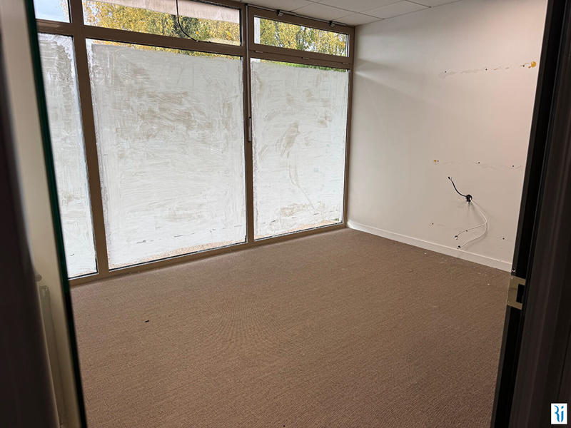 Local d'activité / Entrepôt - 140 m²