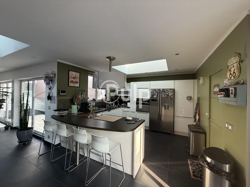 Maison - 194 m² - 7 pièces