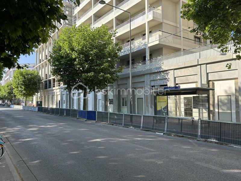 Local commercial - 90 m² - 1 pièce