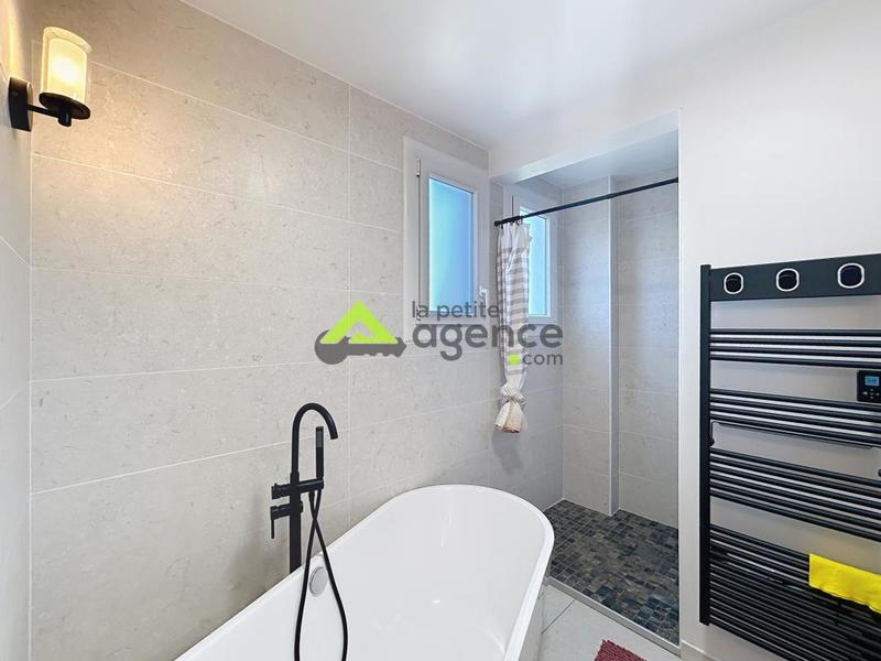 Maison - 105 m² - 4 pièces