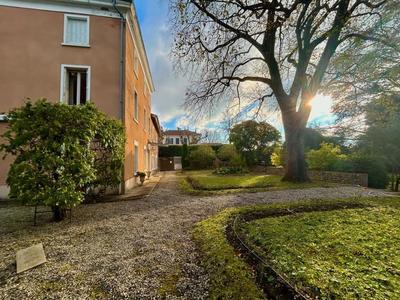 Maison de maîtres - 250 m² - 8 pièces