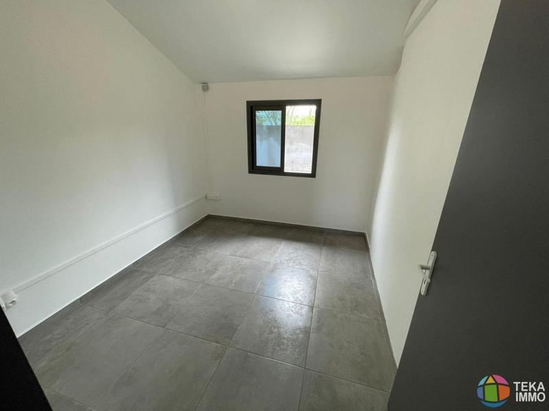 Local commercial - 85 m² - 3 pièces