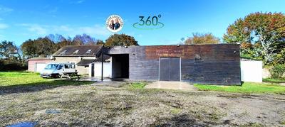 Maison - 328 m² - 9 pièces