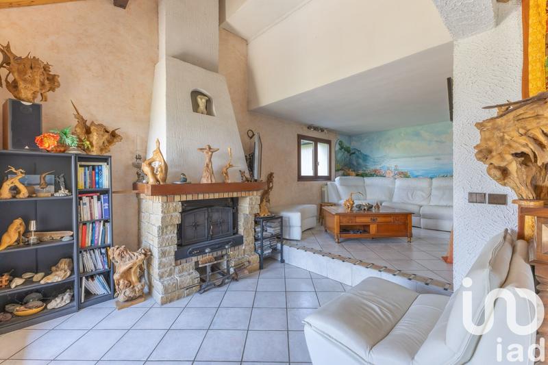 Maison - 222 m² - 8 pièces