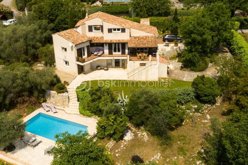 Villa - 187 m² - 6 pièces