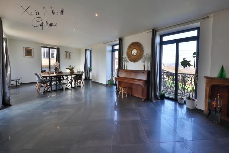 Maison - 394 m² - 9 pièces