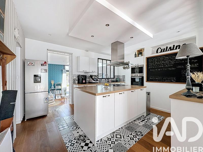 Maison - 185 m² - 8 pièces