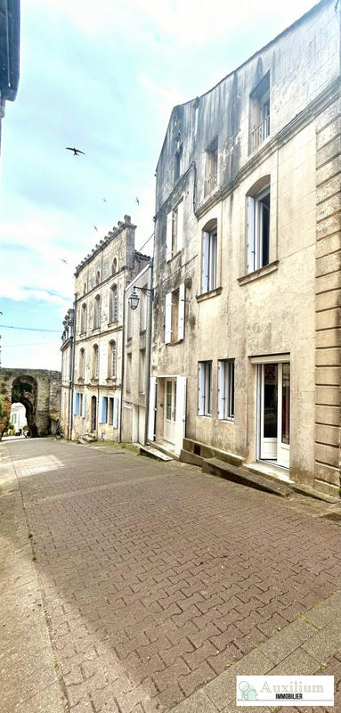 Maison ancienne - 180 m² - 5 pièces