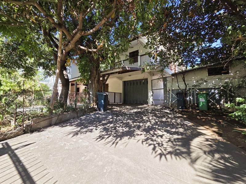 Maison - 215 m² - 10 pièces