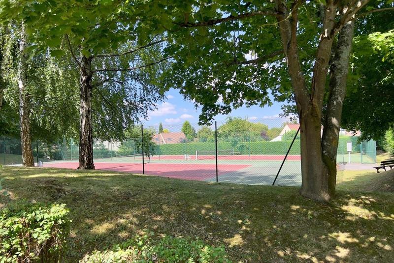 Maison - 230 m² - 9 pièces