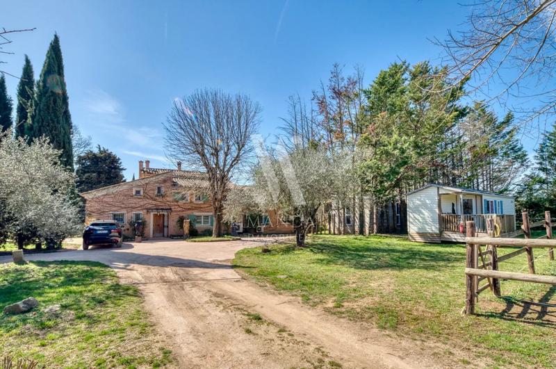 Maison de domaine équestre - 585 m² - 8 pièces