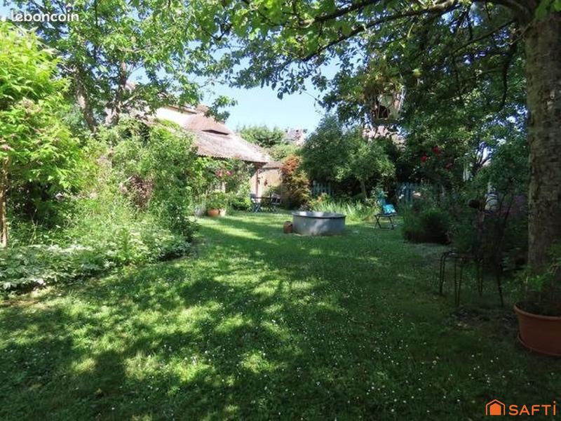 Maison de maîtres - 175 m² - 9 pièces