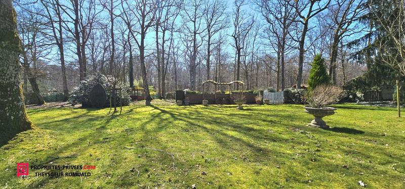 Maison - 228 m² - 9 pièces