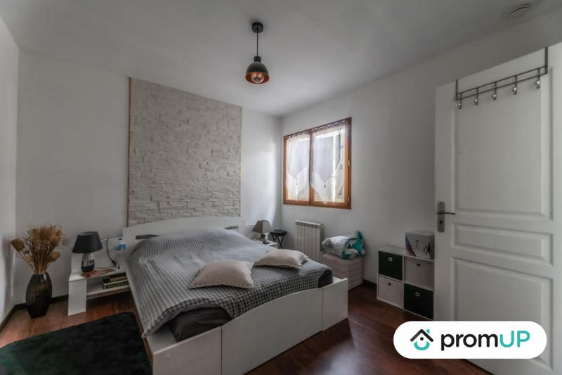 Maison traditionnelle - 380 m² - 10 pièces