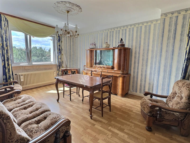 Maison - 151 m² - 6 pièces