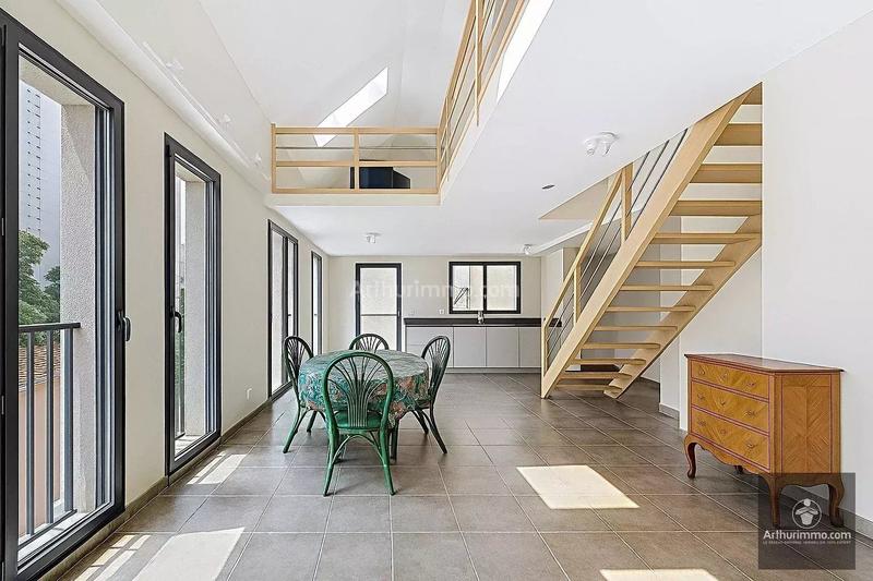 Appartement - 155 m² - 6 pièces