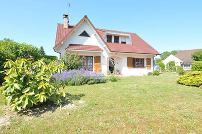 Maison - 140 m² - 5 pièces