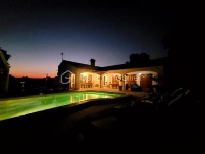 Maison traditionnelle - 190 m² - 9 pièces