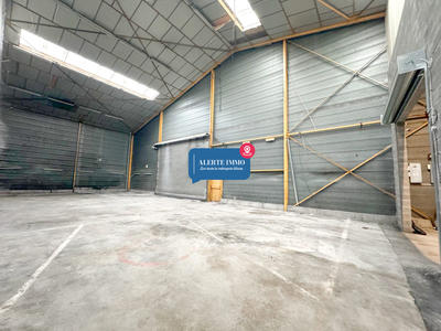 Entrepôt - 219 m²