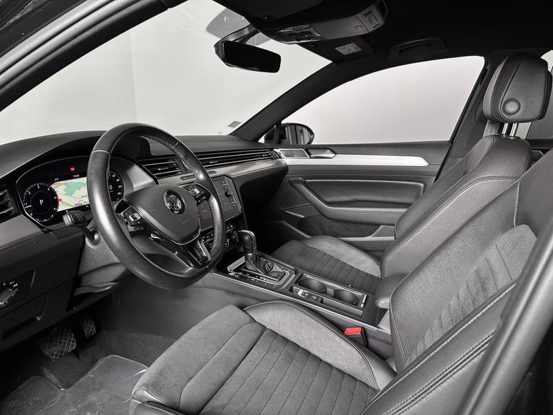 Volkswagen Passat Sw 2.0 Tdi 150 Type Carat Digital Cockpit Cuir Gps Regul Acc Camera Led Ja17p Dsg