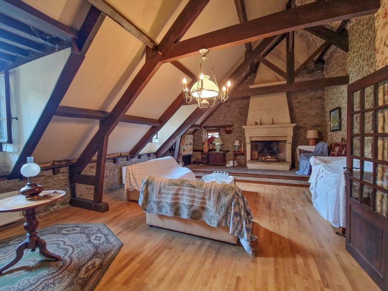 Propriété - 390 m² - 15 pièces