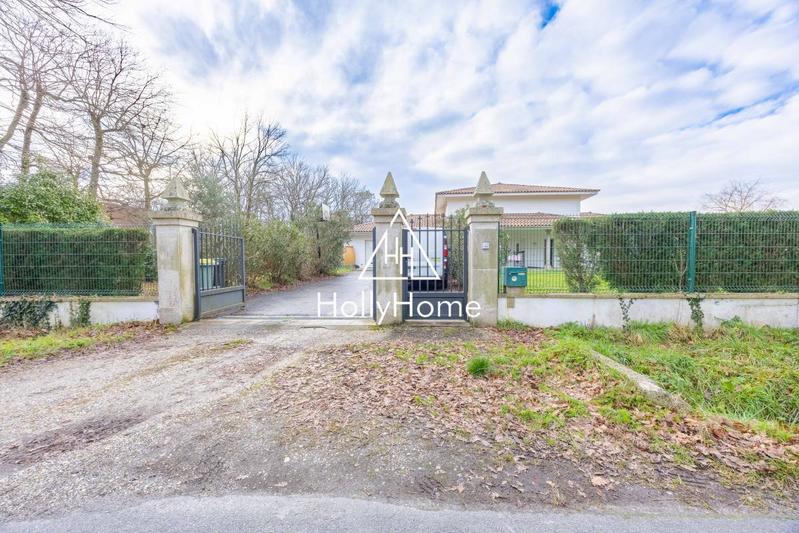 Maison ancienne - 213 m² - 6 pièces