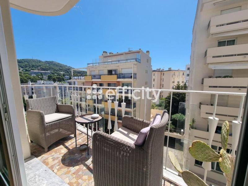 Appartement - 99 m² - 4 pièces