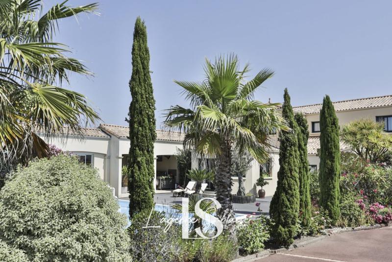 Villa - 202 m² - 7 pièces