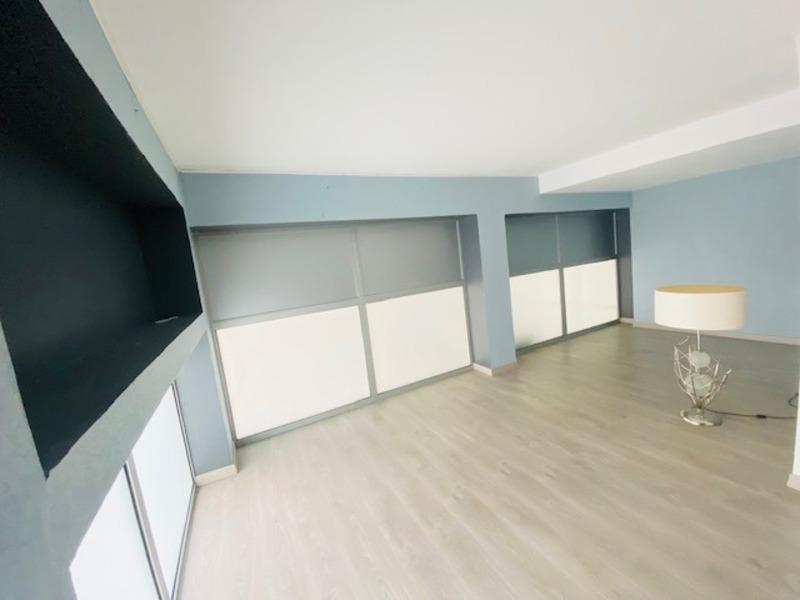 Local commercial - 331 m² - 25 pièces