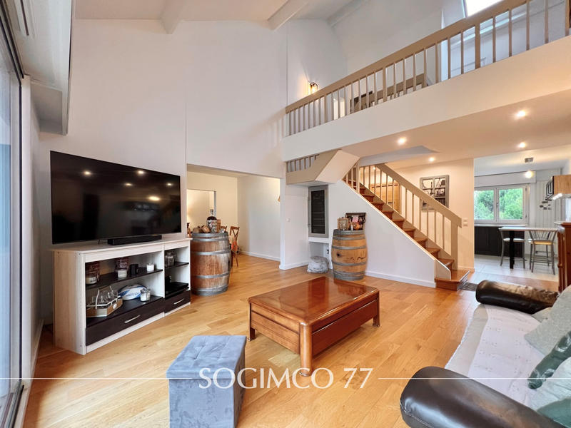 Duplex - 147 m² - 6 pièces