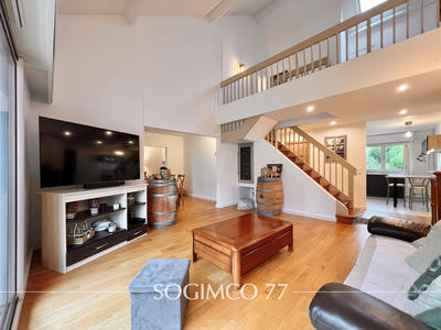 Duplex - 147 m² - 6 pièces