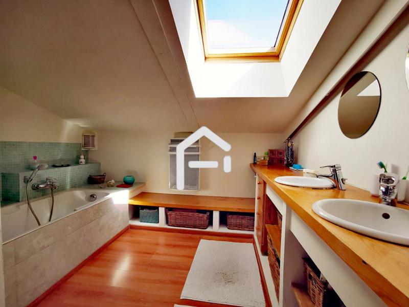 Corps de ferme - 160 m² - 4 pièces