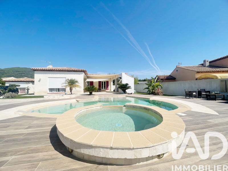 Maison - 145 m² - 5 pièces