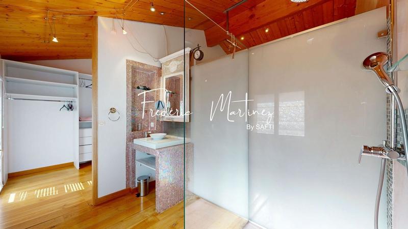 Maison - 213 m² - 5 pièces