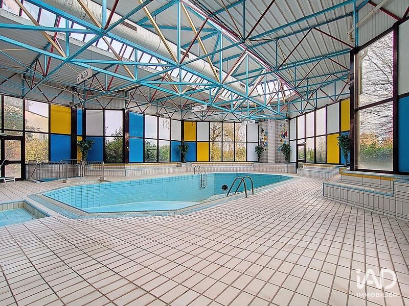 Local commercial - 13 000 m²