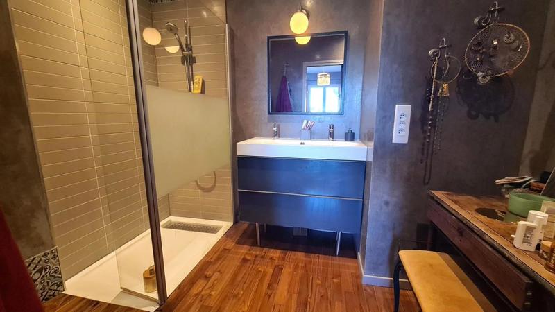 Villa - 208 m² - 8 pièces