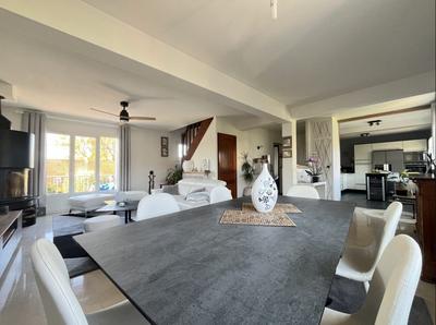 Maison - 153 m² - 6 pièces