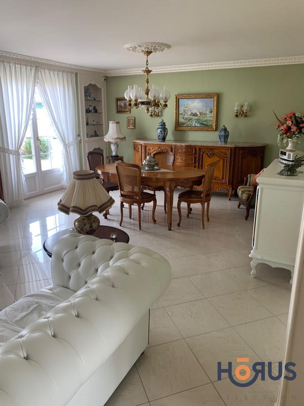 Viager - Maison traditionnelle - 160 m² - 5 pièces