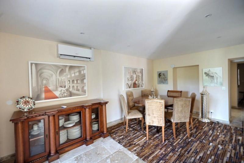 Maison - 342 m² - 7 pièces