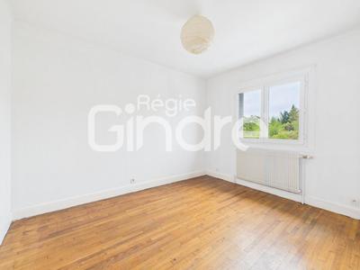 Appartement - 80 m² - 5 pièces