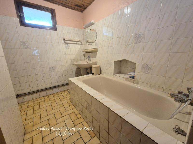 Maison - 104 m² - 4 pièces