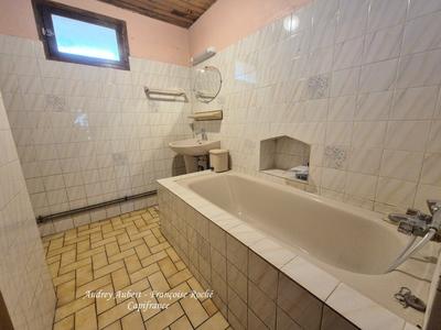 Maison - 104 m² - 4 pièces