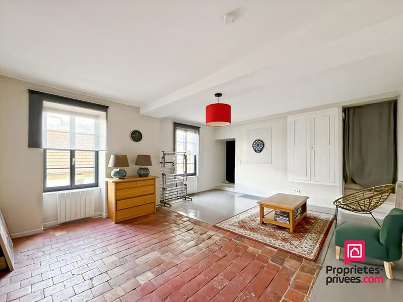 Maison - 234 m² - 9 pièces