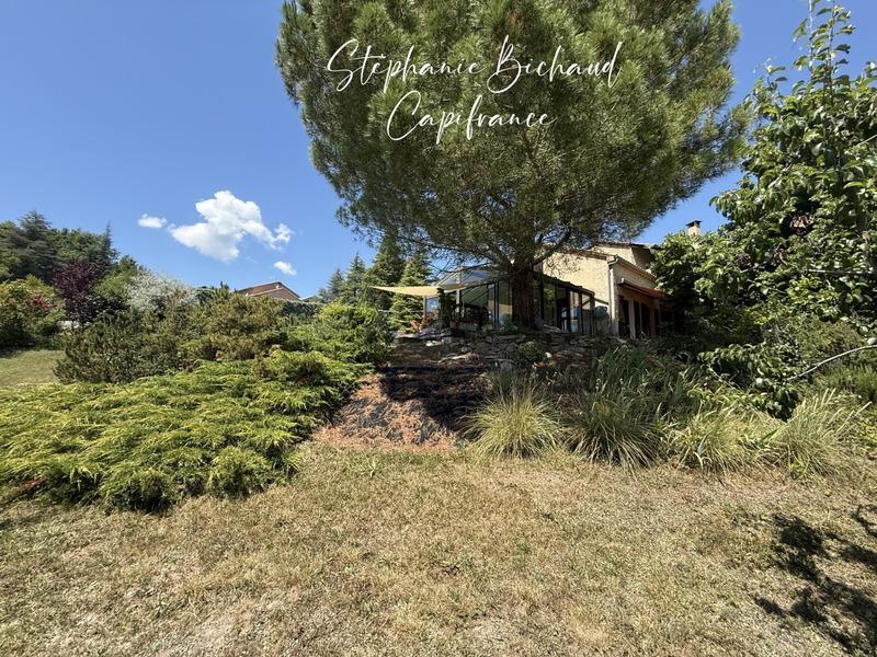 Maison - 212 m² - 7 pièces