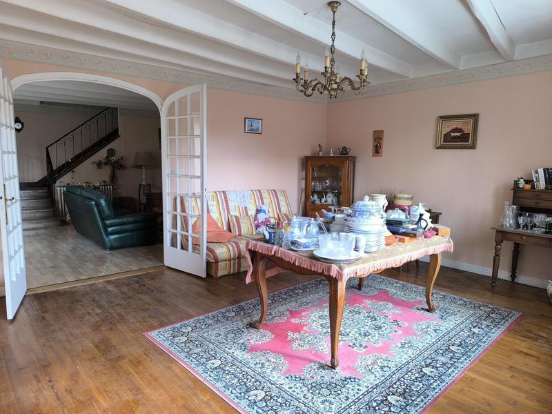 Maison - 181 m² - 6 pièces