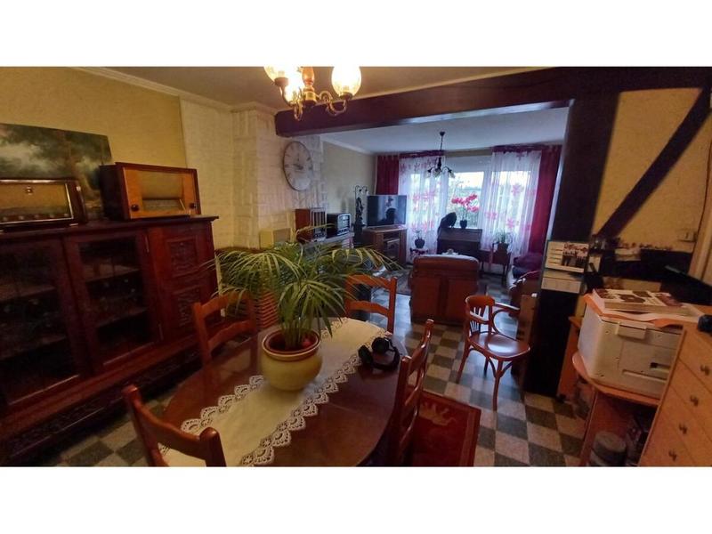 Maison - 99 m² - 5 pièces