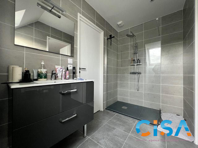 Villa - 211 m² - 8 pièces