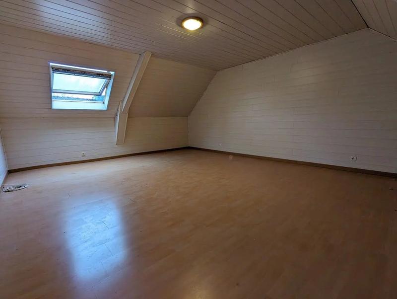 Immeuble - 93 m² - 8 pièces