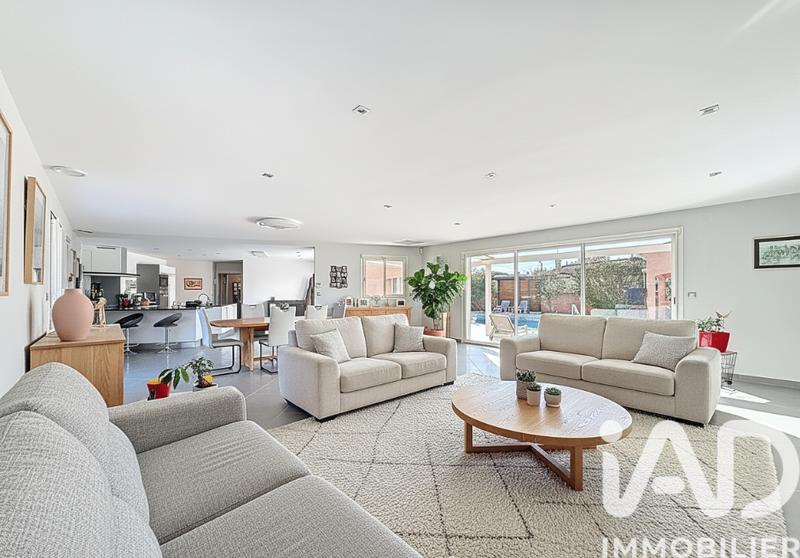 Maison - 198 m² - 7 pièces