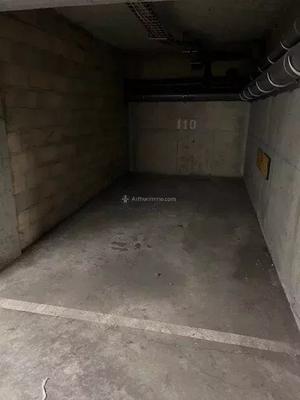 Parking / Garage - 13 m²